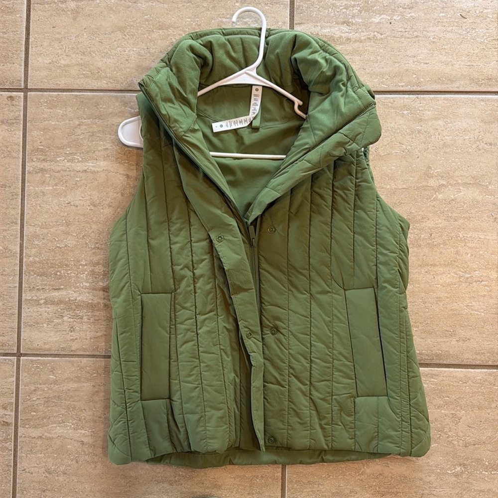 NWIT Lululemon Vest. Size 6